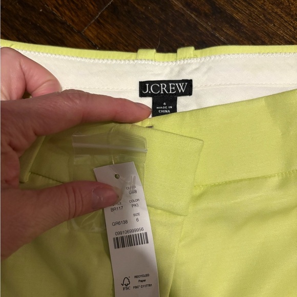 Size 6 chartreuse Bermuda shorts. NWT - Picture 3 of 7